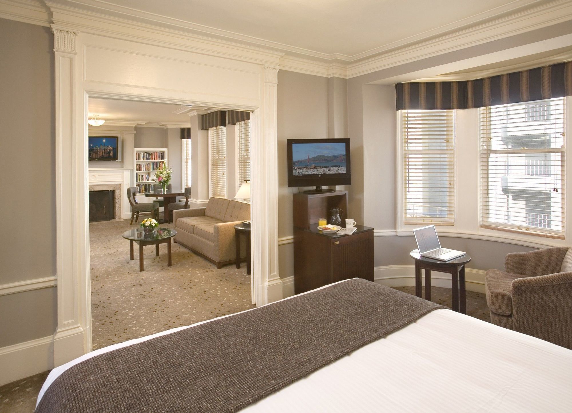 Handlery Union Square 3*
